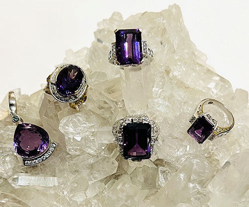 Brilliant Gems & Opals